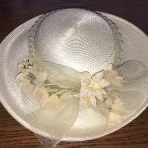 Woven Cream Kentucky Derby hat with pleated crinoline and silk flowers main image 6